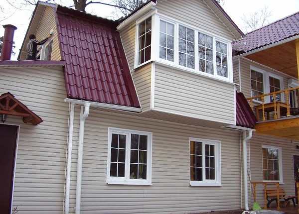 Остекление дачи пластиковыми окнами в Мытищах