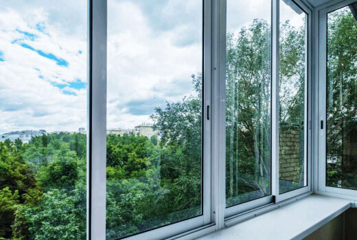 Холодное остекление лоджии раздвижными окнами Provedal в Мытищах