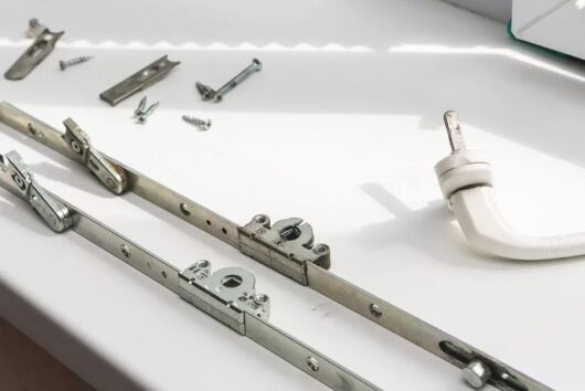 Замена фурнитуры на пластиковых окнах в Мытищах